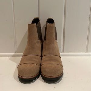 Womens Sorel causal boots